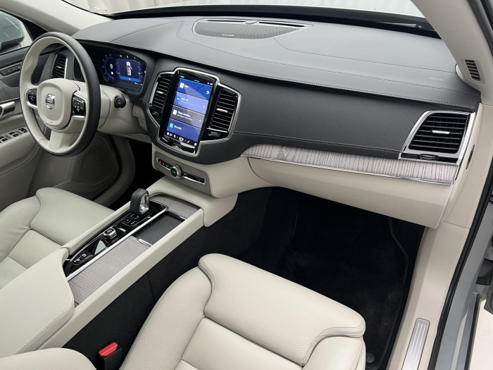 Volvo XC90 B5 AWD PLUS BRIGHT 7MÍSTNÁ AUT