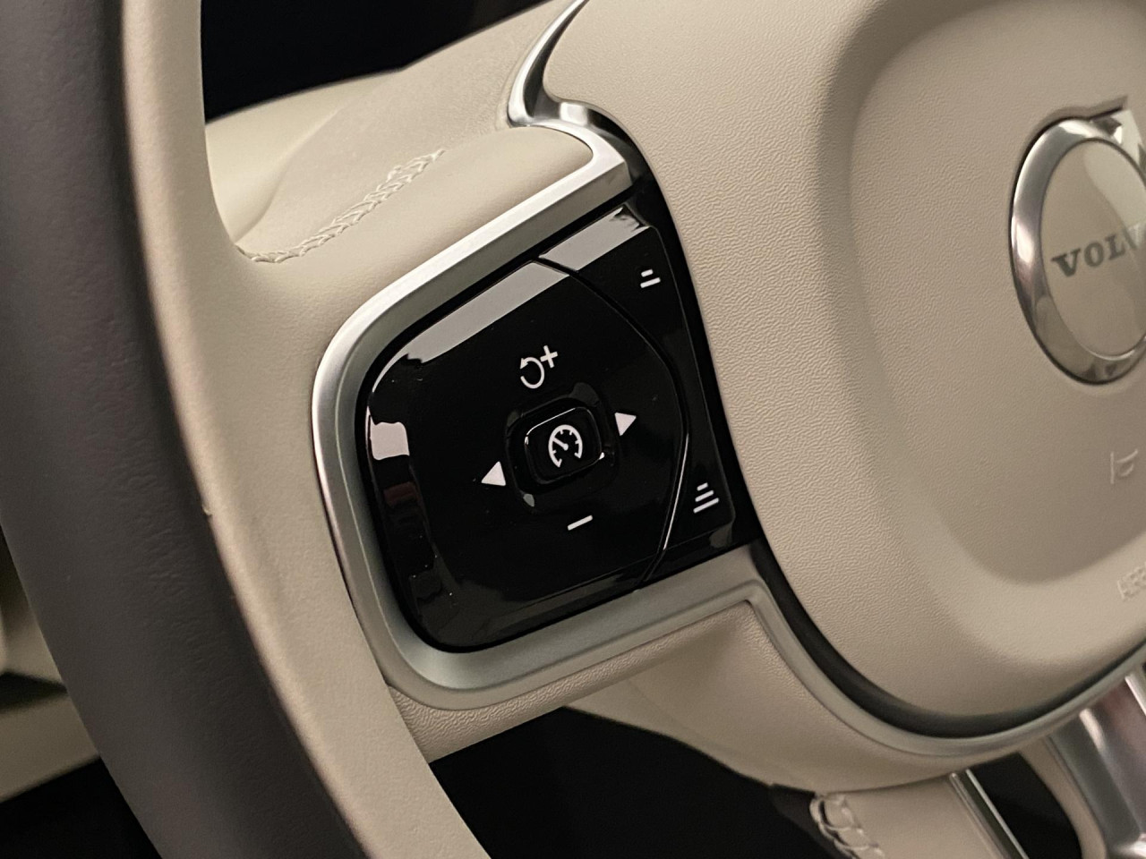 Volvo XC90 T8 AWD RECHARGE BRIGHT PLUS 7m