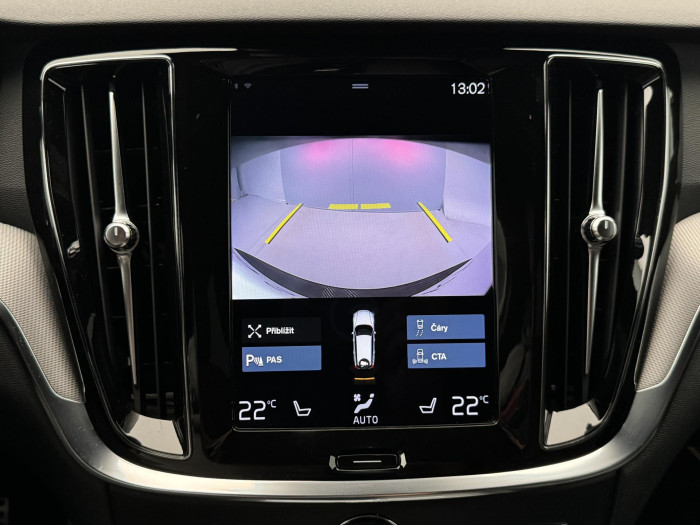 Volvo V60 B4 R-DESIGN AUT REZERVACE