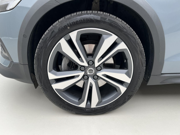 Volvo V60 CROSS COUNTRY B4 AWD Aut 1.maj