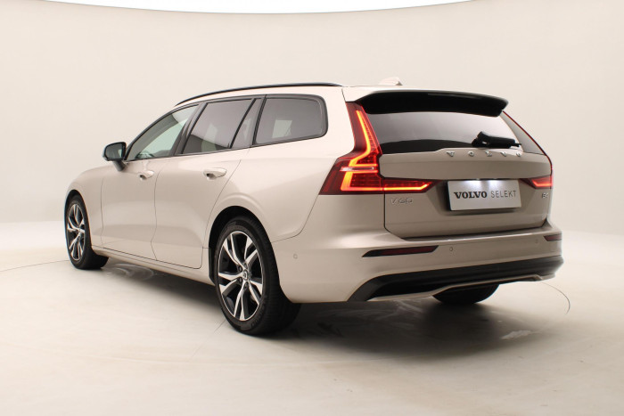 Volvo V60 B4 PLUS DARK AUT CZ 1.maj