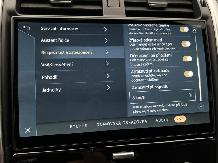 Land Rover Discovery D250 DYNAMIC SE AWD Aut 3.0 d Dynamic SE