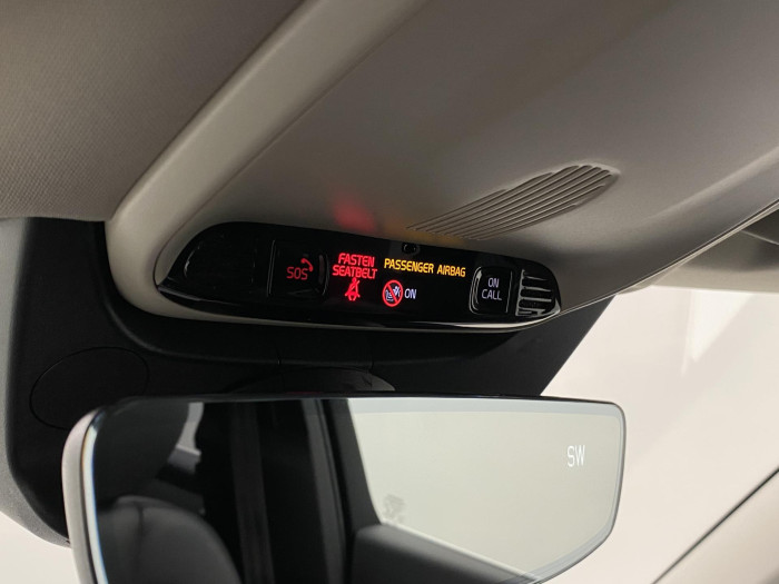 Volvo XC90 D5 AWD MOMENTUM AUT 7míst 2.0 d Momentum