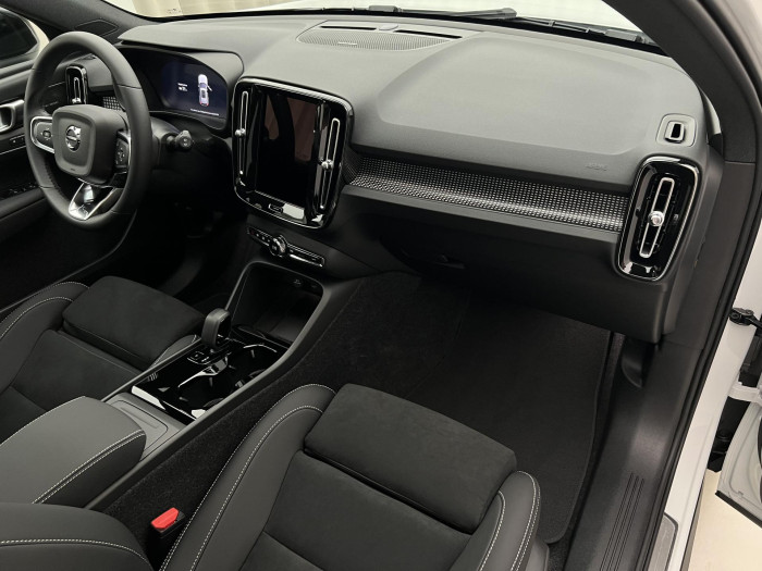 Volvo EX40 PURE ELECTRIC TWIN ULTRA