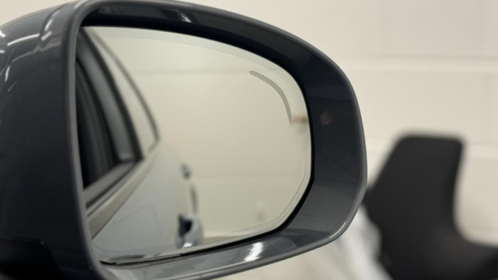 Volvo V90 CROSS COUNTRY B4 AWD REZERVACE