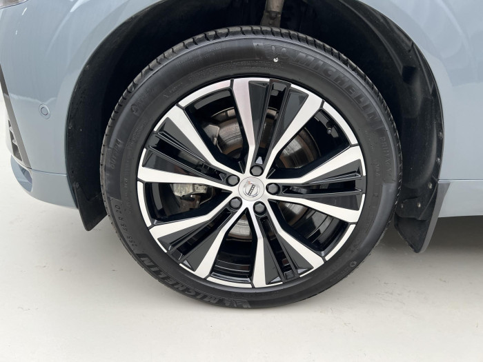 Volvo XC60 B4 AWD PLUS DARK AUT 1.maj.