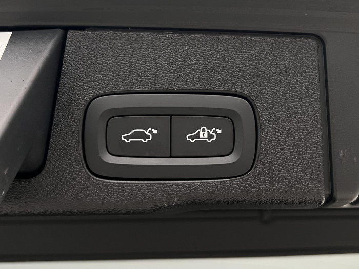 Volvo XC60 B5 AWD BLACK EDITION ULTIMATE 2.0 Edition
