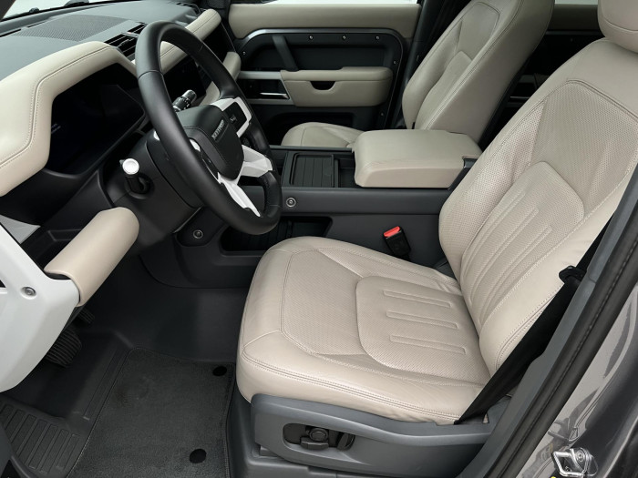Land Rover Defender P400 HSE AWD AUT CZ