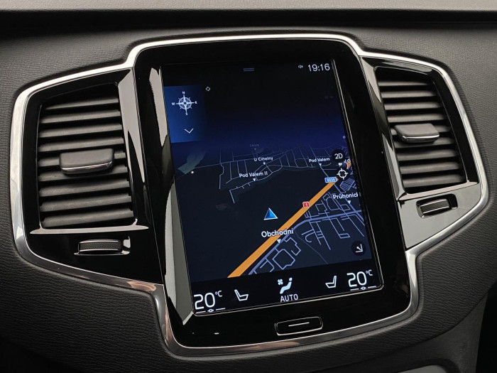 Volvo XC90 D5 AWD MOMENTUM AUT REZERVACE 2.0 d Momentum