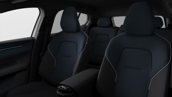 Volvo EX30 PURE ELECTRIC AWD TWIN PLUS Plus
