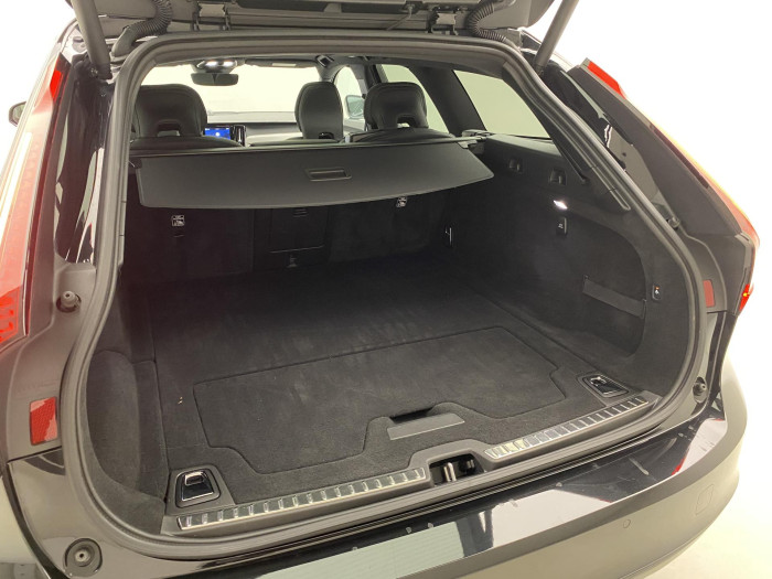 Volvo V90 T6 AWD PLUG-IN DARK ULTRA
