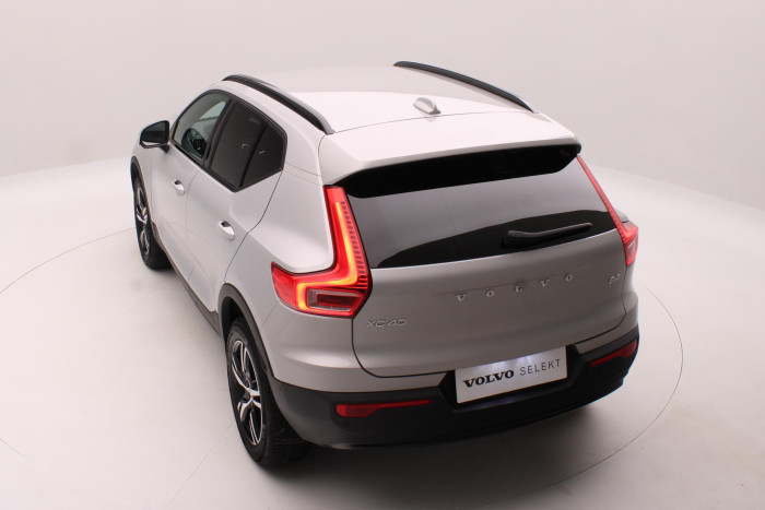 Volvo XC40 B4 DARK PLUS AUT CZ