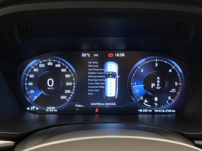 Volvo XC60 B4 MOMENTUM AUT CZ 2.0 Momentum