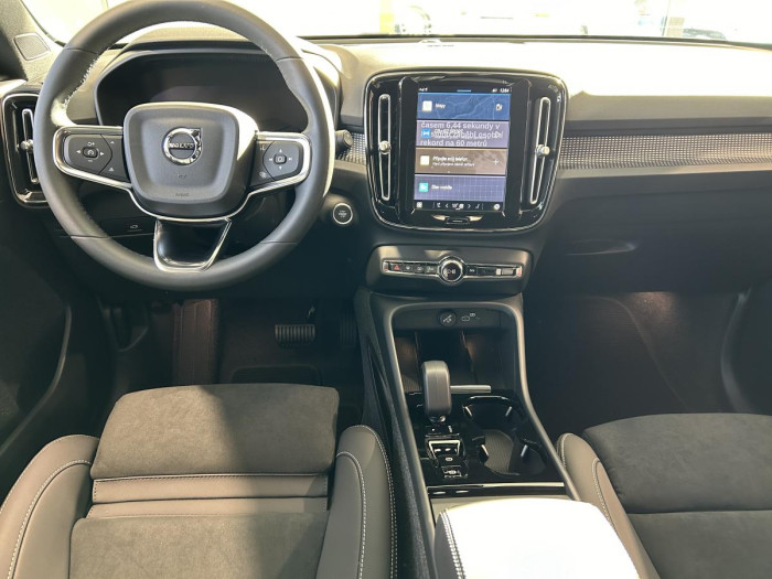 Volvo XC40 B3 AUT DARK PLUS 2.0 Plus