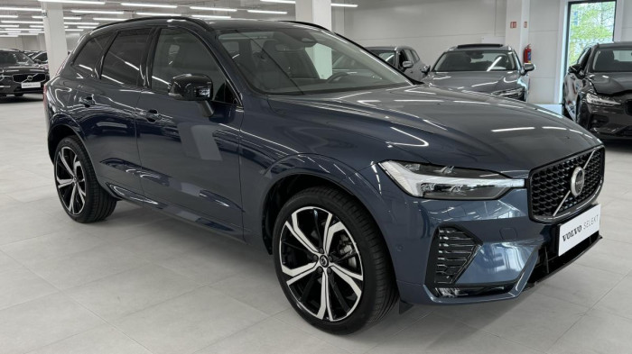 Volvo XC60 B4 AWD ULTIMATE REZERVACE