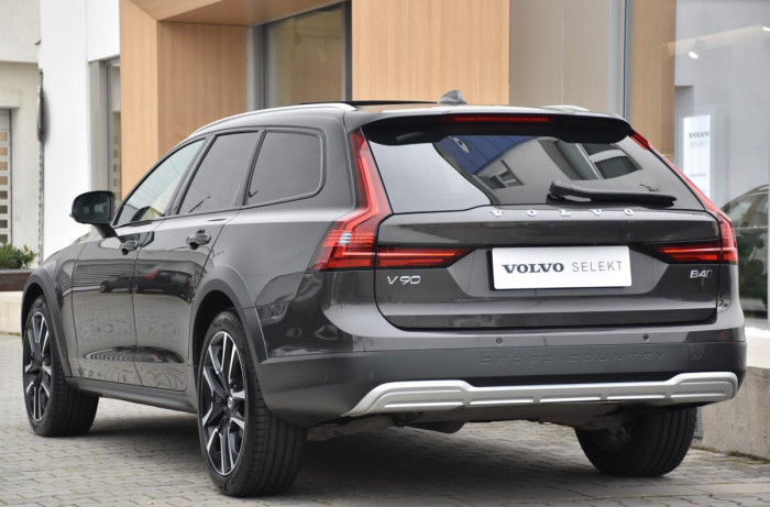 Volvo V90 CC B4 AWD ULTIMATE REZERVACE 2.0 CC CC