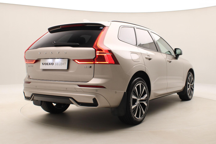 Volvo XC60 B4 AWD PLUS DARK AUT 1.maj