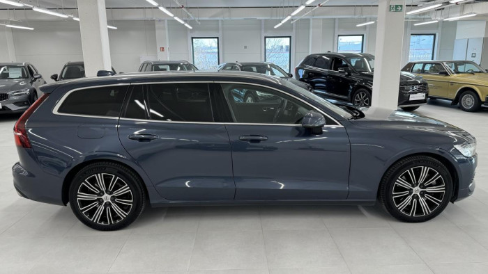 Volvo V60 T6 AWD RECHARGE AT REZERVACE 2.0 AT
