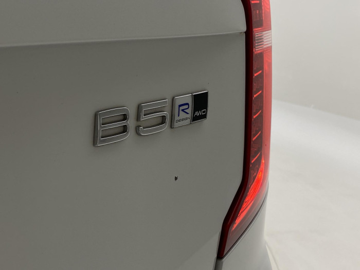 Volvo XC90 B5 AWD R-DESIGN AUT CZ