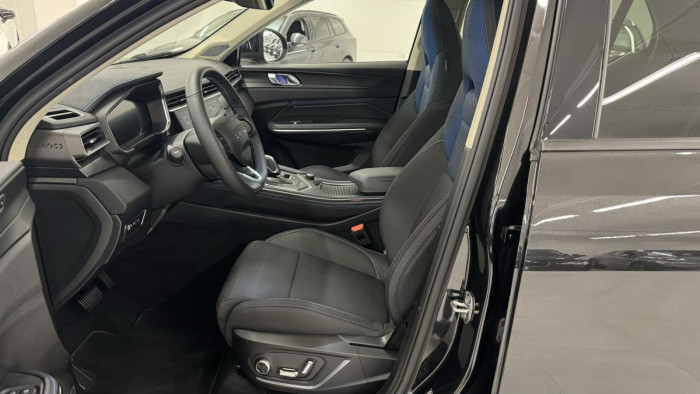 Lynk & Co 01 PHEV DCT AUT 1.maj. REZERVACE