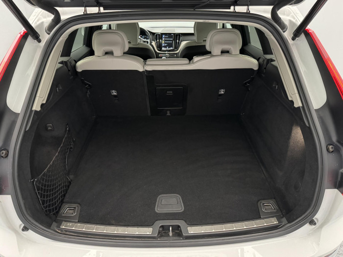 Volvo XC60 B4 AWD INSCRIPTION AUT CZ