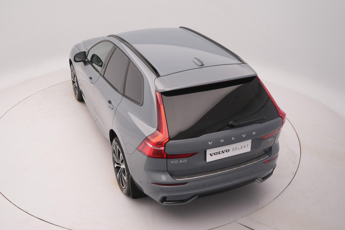 Volvo XC60 B4 AWD PLUS DARK AUT 1.maj
