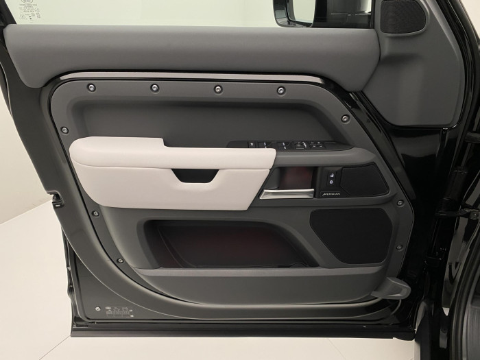 Land Rover Defender 110 D250X-DYNAMIC SE REZERVACE 3.0 d Dynamic SE