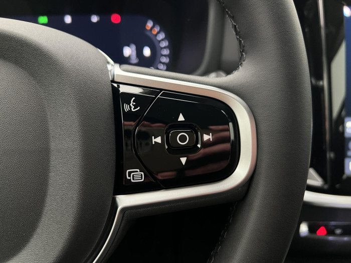 Volvo V60 B4 DARK PLUS AUT