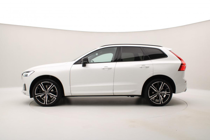 Volvo XC60 B5 AWD R-DESIGN REZERVACE