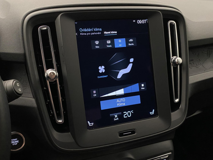 Volvo XC40 T2 CORE NAVIGACE 1.maj