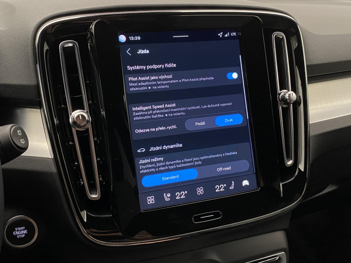 Volvo XC40 B3 AUT PLUS BLACK EDITION