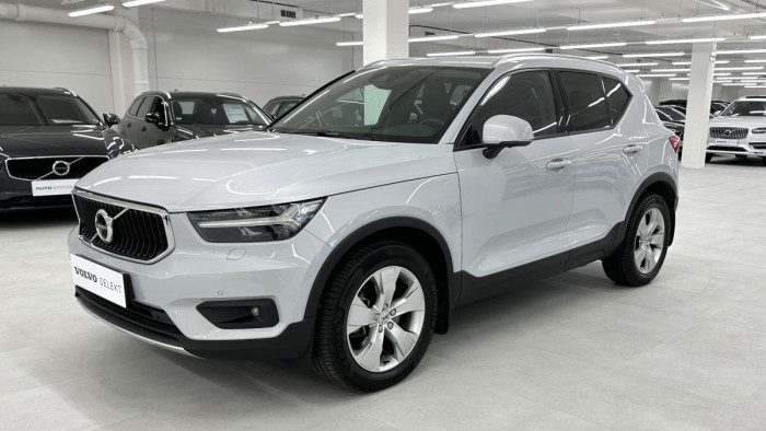 Volvo XC40 B4 AWD MOMENTUM REZERVACE 2.0 Momentum