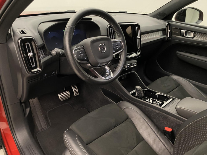 Volvo XC40 B5 AWD R-DESIGN AUT CZ 1.maj.