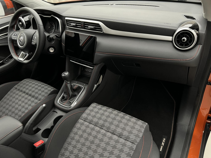 MG ZS 1.5 ESSENTIAL PLUS CZ 1.maj.