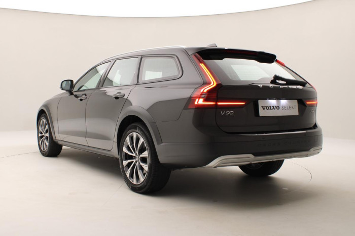 Volvo V90 CC B4 AWD PLUS AUT CZ 1.maj