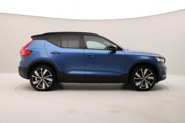Volvo XC40 P8 AWD RECHARGE AUT REZERVACE