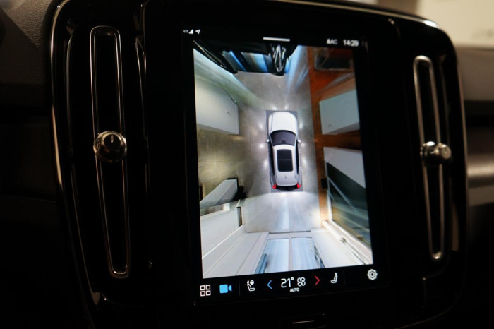 Volvo XC40 PURE ELECTRIC TWIN - Rezervace