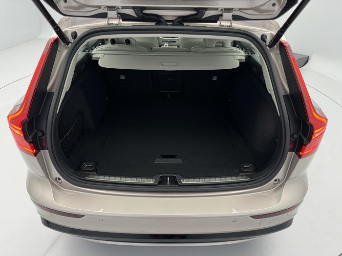 Volvo V60 B4 AUT DARK PLUS