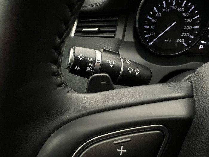 Land Rover Range Rover Evoque 2.2 TD4 AWD AUT CZ REZERVACE 2.2 TD