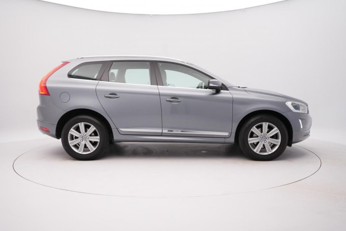 Volvo XC60 D4 AWD SUMMUM AUT REZERVACE 2.4 d Summum