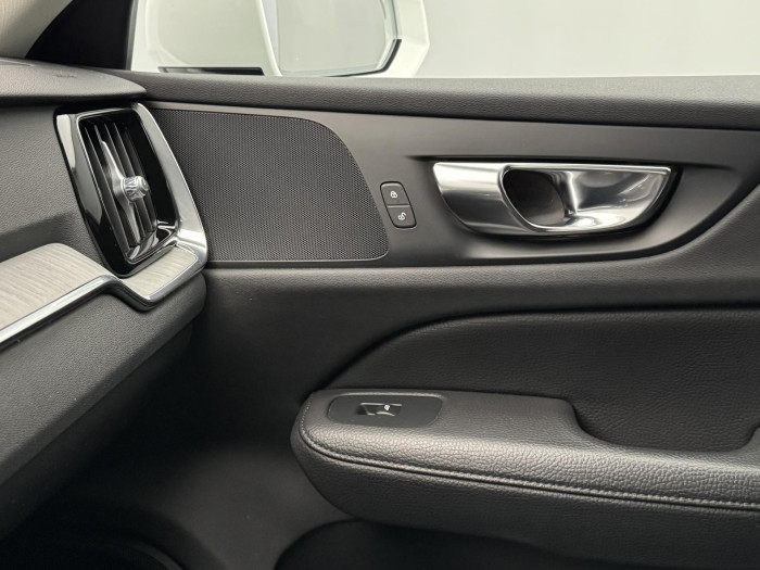 Volvo V60 CC B4 AWD MOMENTUM AUT 2.0 CC CC Momentum