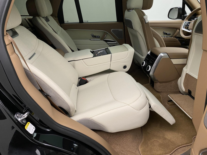 Land Rover Range Rover SV P615 SWB