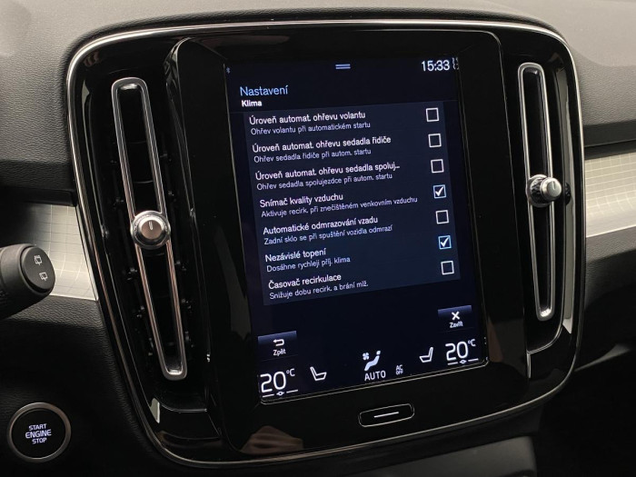 Volvo XC40 B4 AWD MOMENTUM AUT REZERVACE 2.0 Momentum