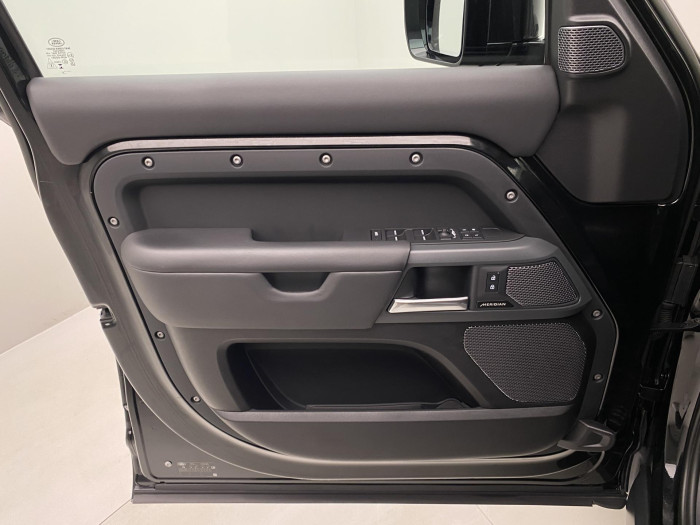 Land Rover Defender 110 P400 X-DYNAMIC HSE AWD CZ 3.0 Dynamic