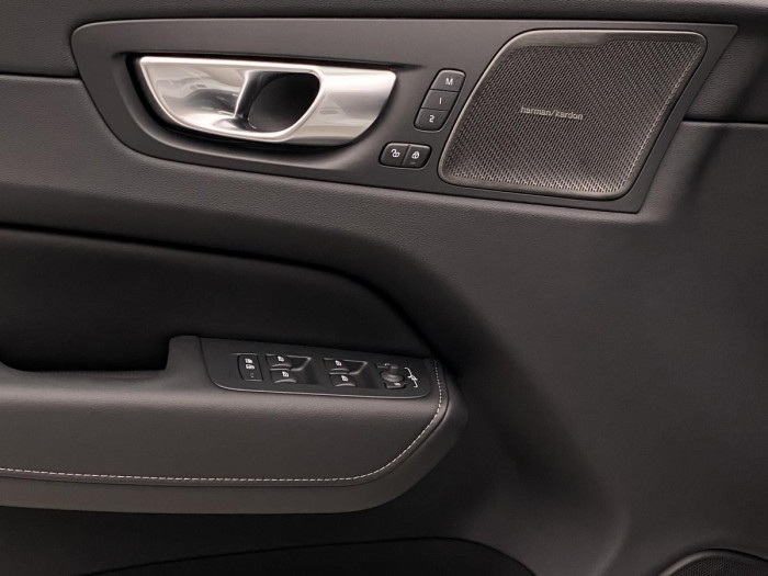 Volvo XC60 B4 AWD AUT DARK ULTIMATE