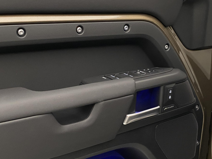 Land Rover Defender 110 D250 X-DYNAMIC SE AWD AUT 3.0 d Dynamic SE