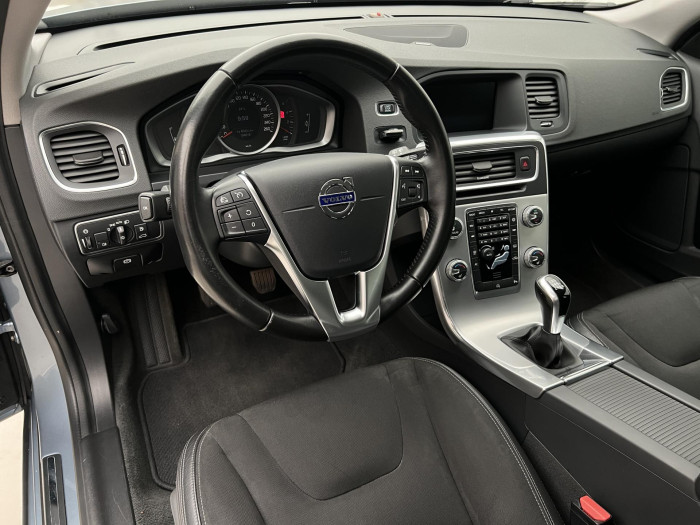Volvo V60 D2 MOMENTUM 2.0 d Momentum