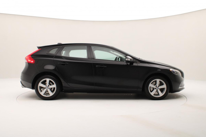 Volvo V40 D3 NAVIGACE AUT REZERVACE 2.0 d