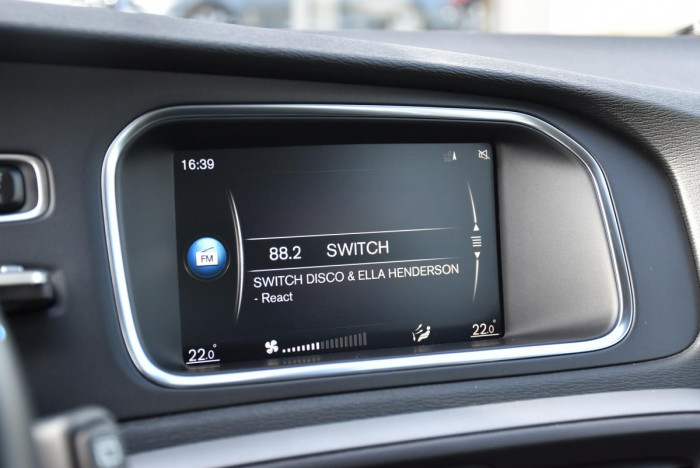 Volvo V40 D2 BLACK EDITION REZERVACE 2.0 d Edition