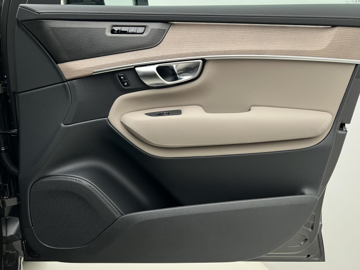 Volvo XC90 T8 AWD RECHARGE PLUS DARK AUT